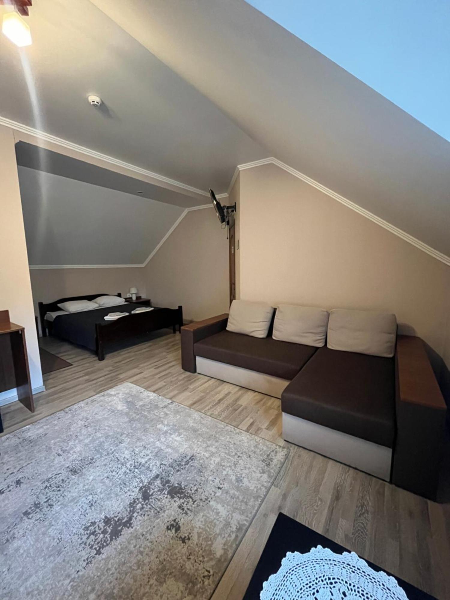 Hotel Поляна Купіль à Polyana  Extérieur photo