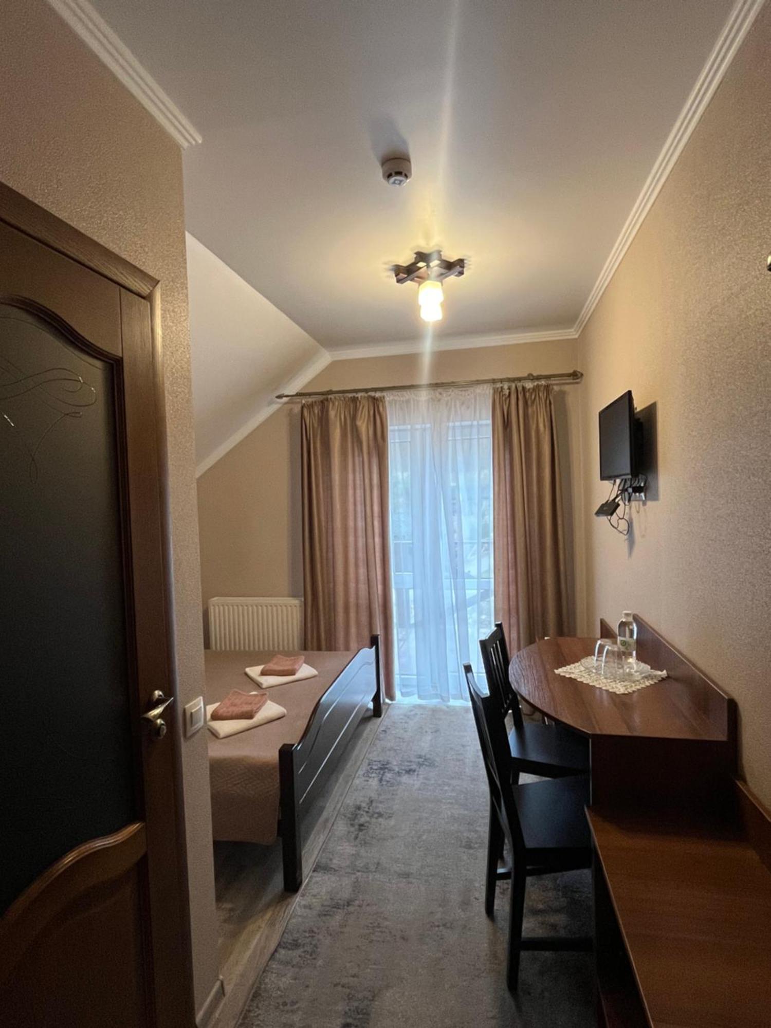 Hotel Поляна Купіль à Polyana  Extérieur photo