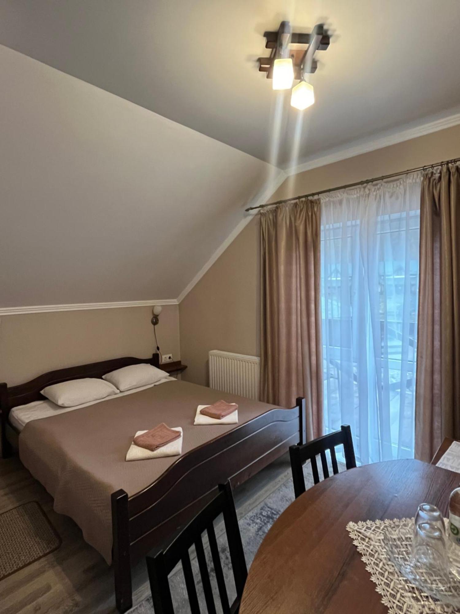 Hotel Поляна Купіль à Polyana  Extérieur photo